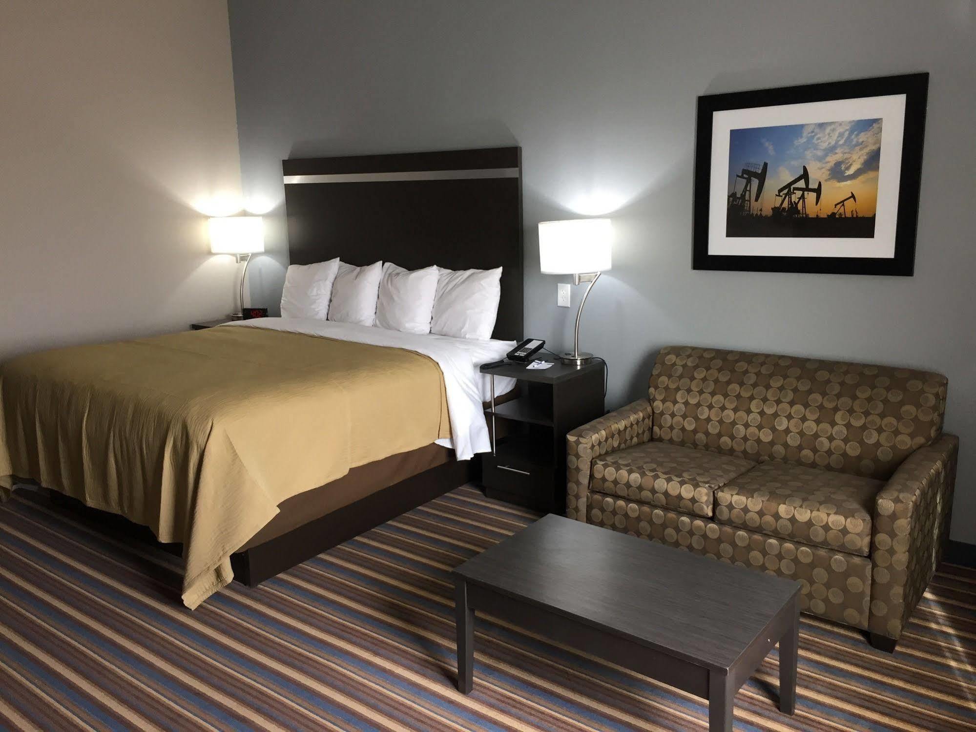 Mainstay Suites Одеса Екстериор снимка